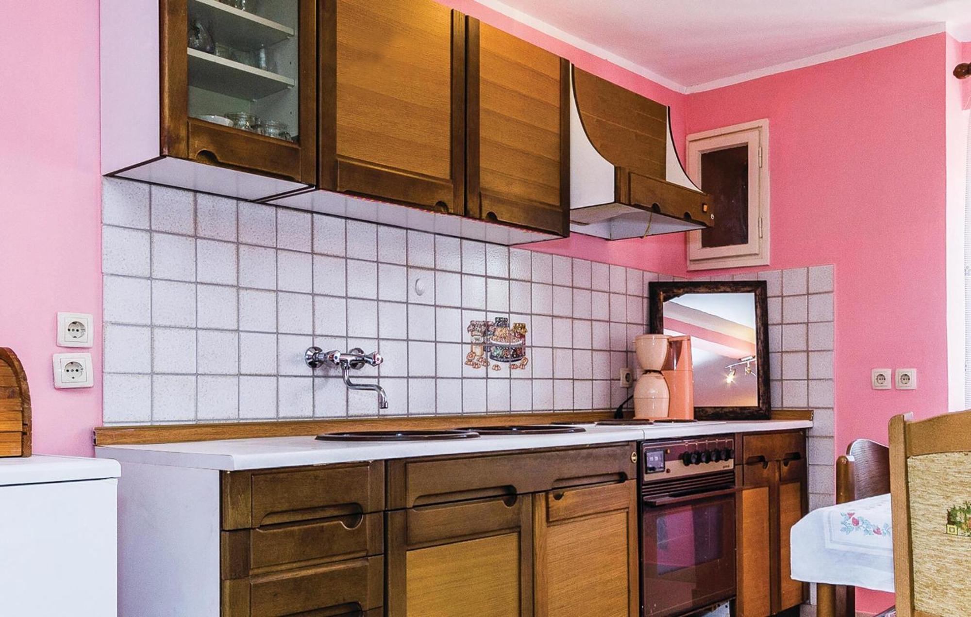 Cozy Apartment In Vrsar With Kitchen Екстериор снимка